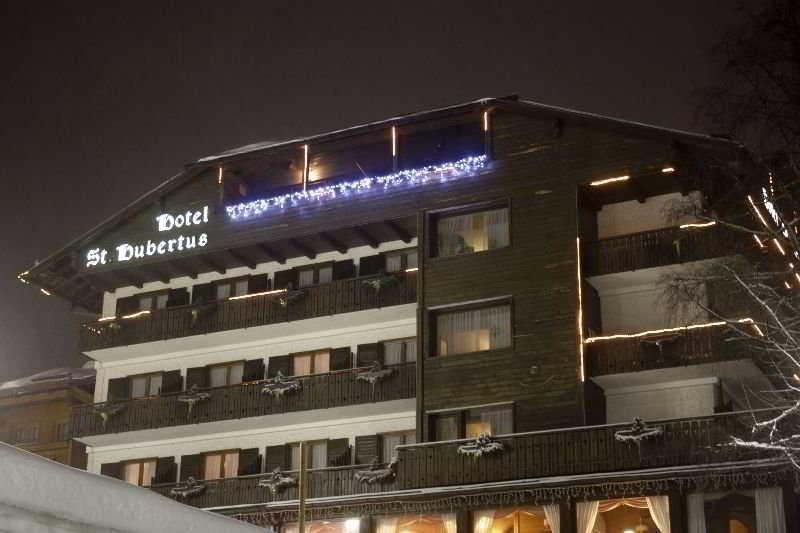 Hotel Garni St. Hubertus Madonna di Campiglio Exterior photo